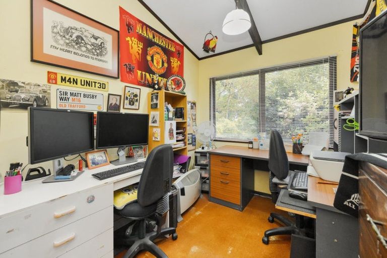 Photo of property in 48 Resolution Road, Welcome Bay, Tauranga, 3112