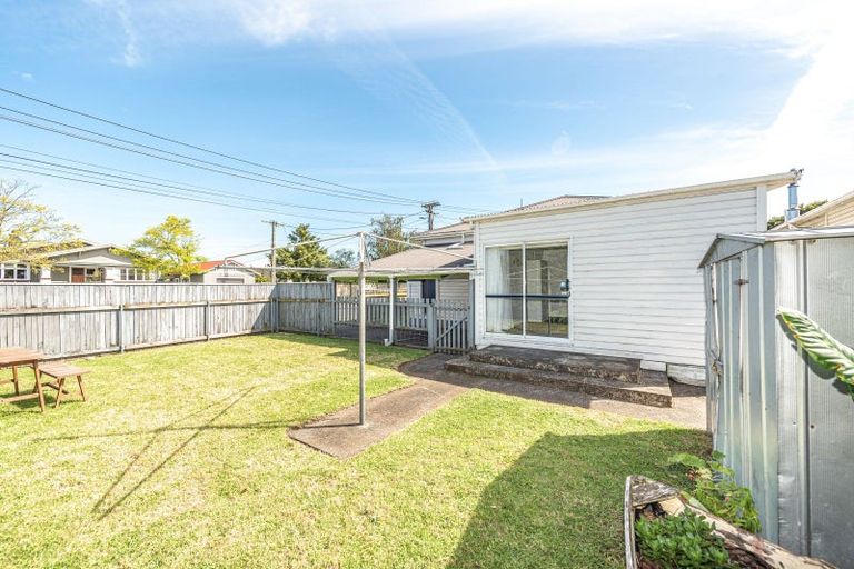 Photo of property in 11 Sarjeant Street, Gonville, Whanganui, 4500