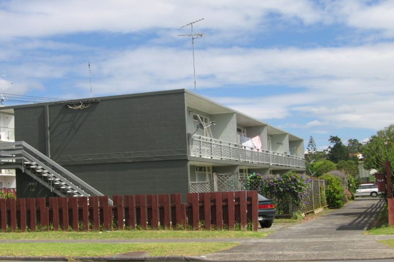 Photo of property in 7/764 Beach Road, Browns Bay, Auckland, 0630