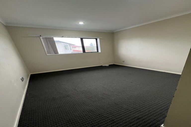 Photo of property in 3b Harrington Road, Henderson, Auckland, 0610