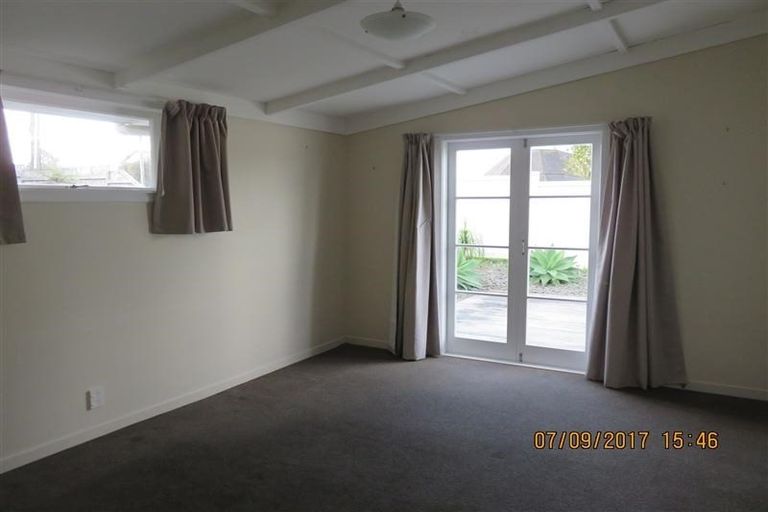 Photo of property in 2/46 Gulf View Road, Murrays Bay, Auckland, 0630