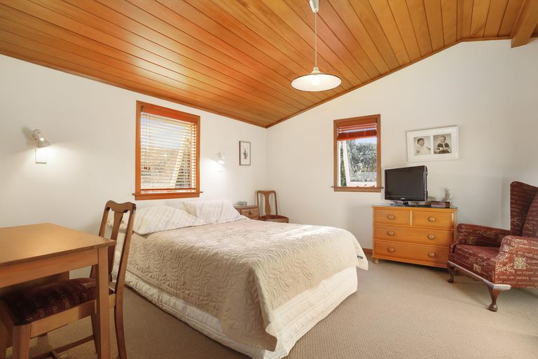 Photo of property in 161 Atkinson Road, Titirangi, Auckland, 0604