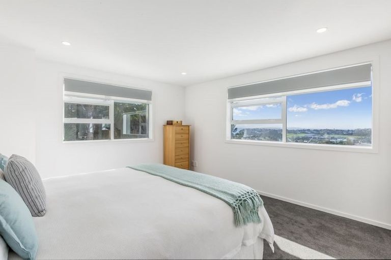 Photo of property in 91f Wade River Road, Stanmore Bay, Whangaparaoa, 0932
