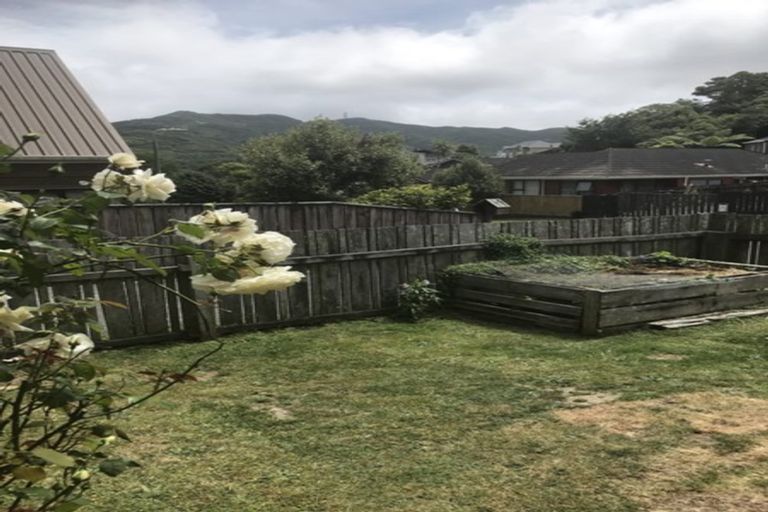 Photo of property in 10 Parsons Glen, Karori, Wellington, 6012