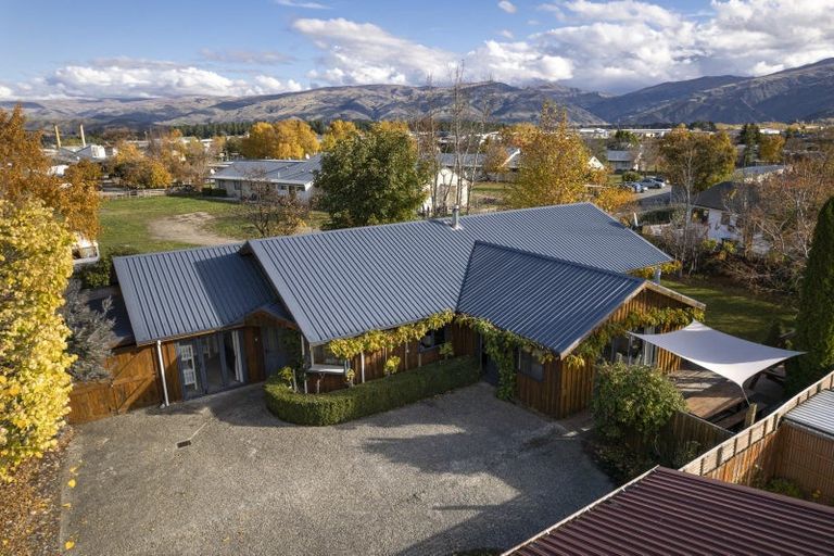 Photo of property in 22 Melmore Terrace, Cromwell, 9310