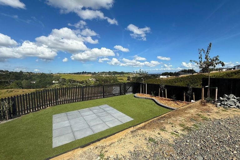 Photo of property in 30 Ridgehill Rise, Flat Bush, 2019