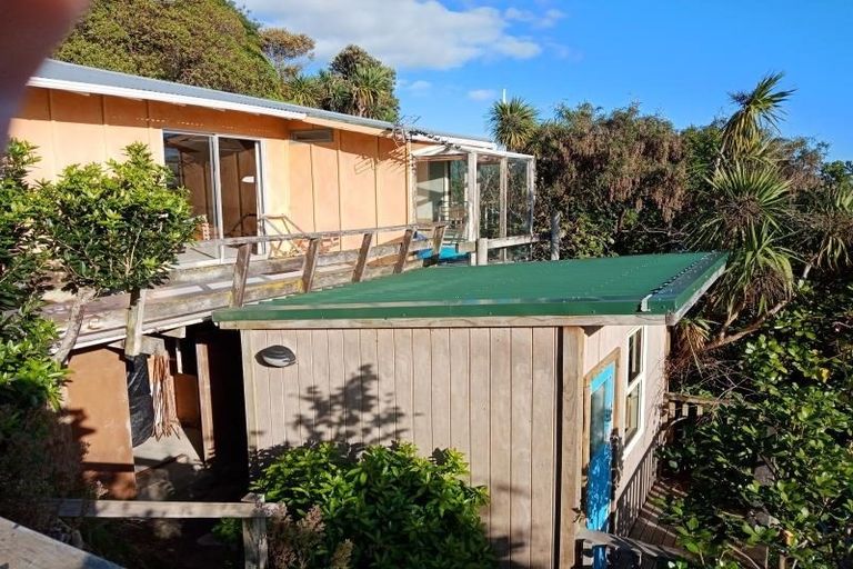 Photo of property in 14 Westhill Road, Point Howard, Lower Hutt, 5013