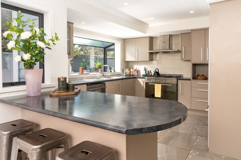 Photo of property in 22a Stone Street, Miramar, Wellington, 6022