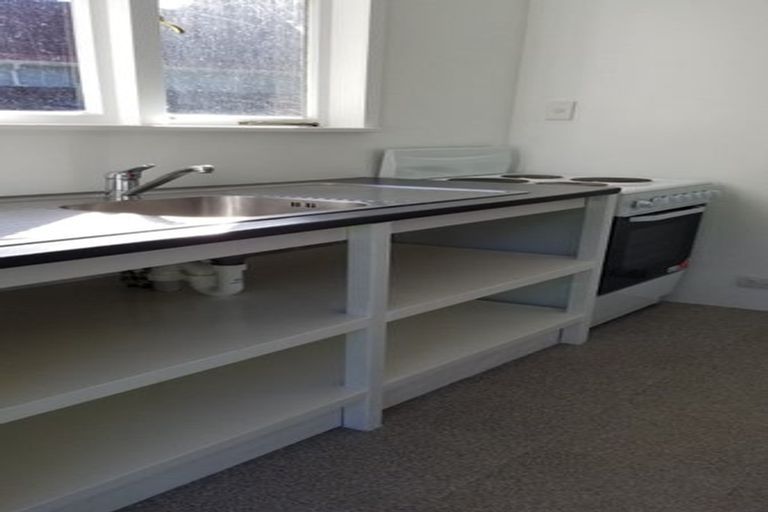 Photo of property in 48 Turanga Road, Henderson Valley, Auckland, 0612