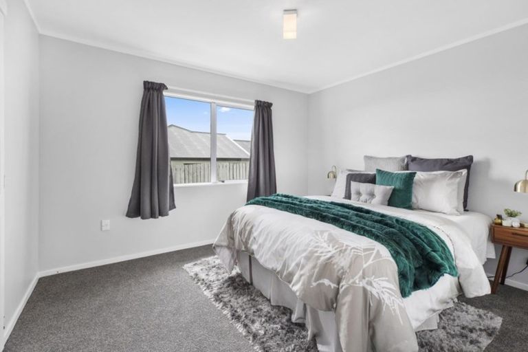 Photo of property in 2 Coventry Close, Ascot Park, Porirua, 5024