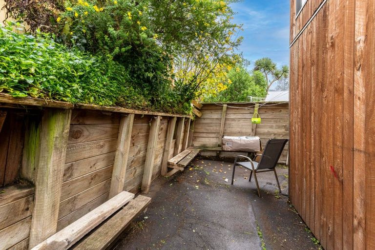 Photo of property in 1/114 Harbour Terrace, North Dunedin, Dunedin, 9016