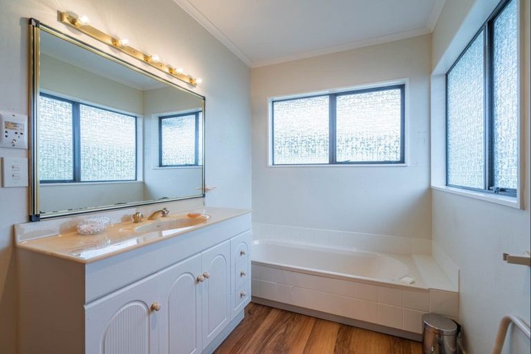 Photo of property in 57 Kapanui Road, Waikanae, 5036