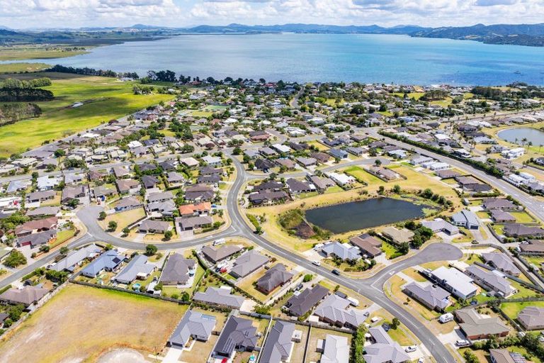 Photo of property in 20 Kowi Lakes Drive, One Tree Point, 0118