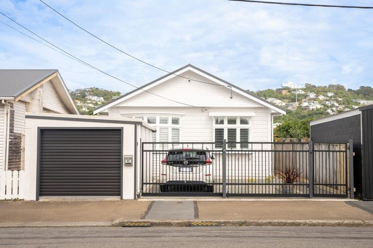 Photo of property in 45 Puru Crescent, Lyall Bay, Wellington, 6022