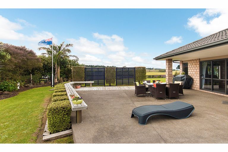 Photo of property in 4 Calderwood Close, Waiuku, 2123