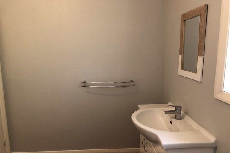 Photo of property in 43 Carthew Street, Okato, 4335