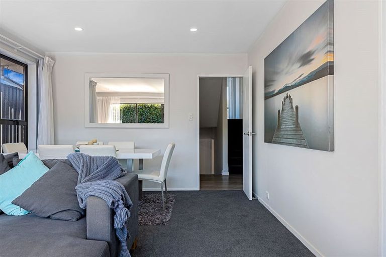 Photo of property in 2 Algie Place, Avonhead, Christchurch, 8042