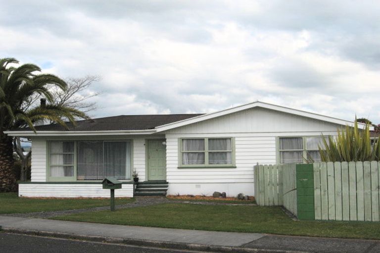 Photo of property in 2 Kelly Street, Utuhina, Rotorua, 3015