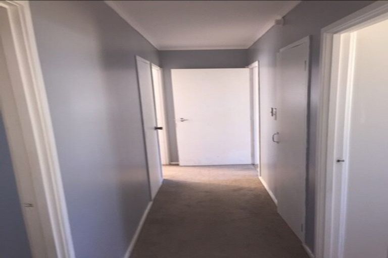 Photo of property in 25 Redcrest Avenue, Red Hill, Papakura, 2110