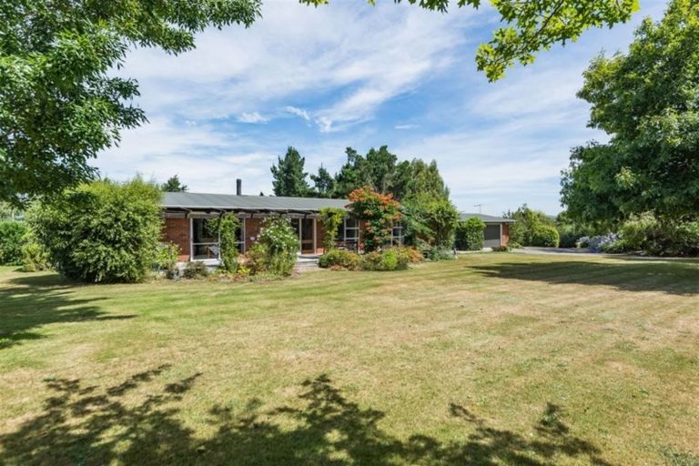 Photo of property in 65 Osborne Road, Amberley, 7410