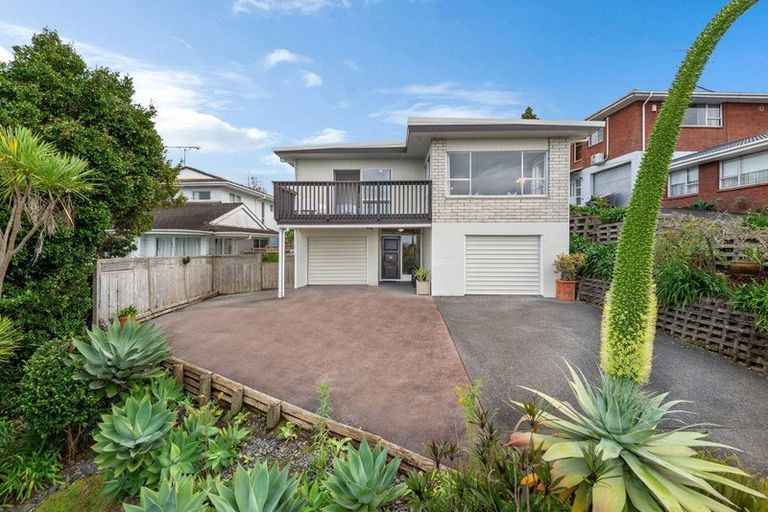 Photo of property in 114 Mountbatten Avenue, Hillcrest, Auckland, 0627