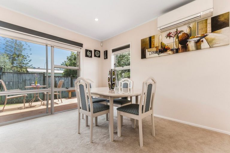 Photo of property in 2/162 Pigeon Mountain Road, Half Moon Bay, Auckland, 2012