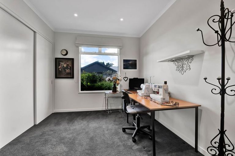 Photo of property in 18 Te Arakete Place, Hurworth, New Plymouth, 4310