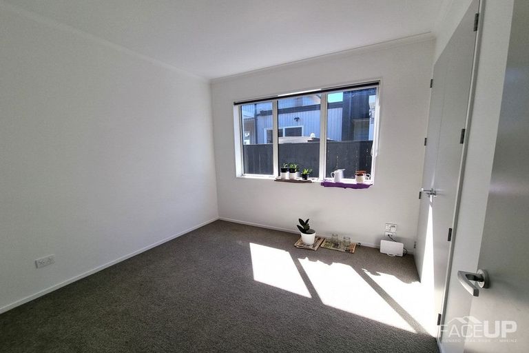 Photo of property in 16 Mapou Road, Hobsonville, Auckland, 0618