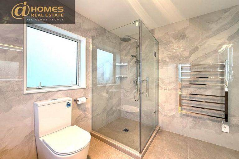 Photo of property in 56a Hogarth Rise, West Harbour, Auckland, 0618