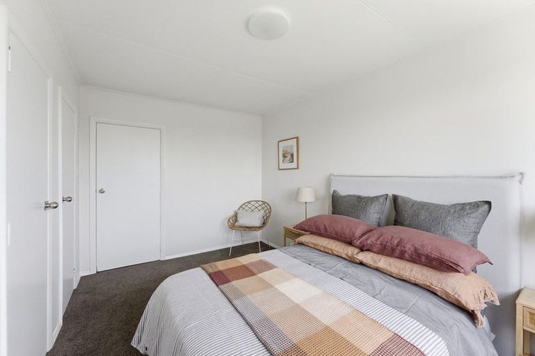 Photo of property in 19 Pukeori Street, Marfell, New Plymouth, 4310