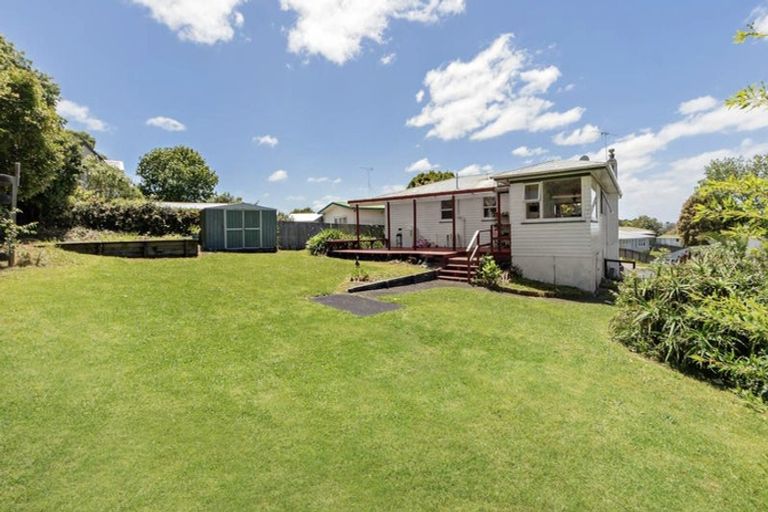 Photo of property in 13 Tracey Terrace, Te Atatu South, Auckland, 0602