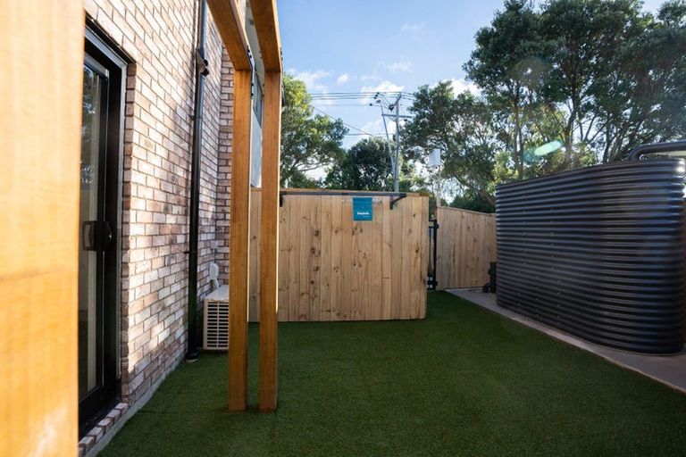 Photo of property in 2/176 Cambridge Terrace, Fairfield, Lower Hutt, 5011