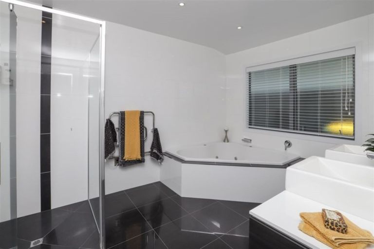 Photo of property in 19 Bree Place, Flagstaff, Hamilton, 3210