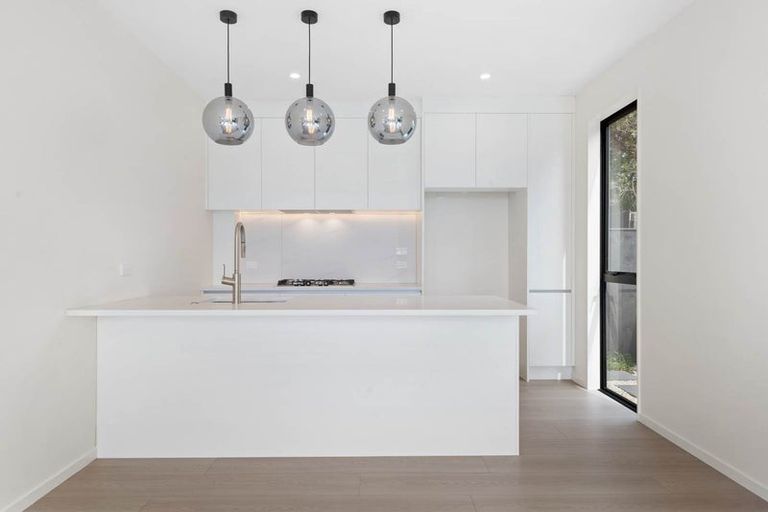 Photo of property in 78a Seaview Road, Glenfield, Auckland, 0629