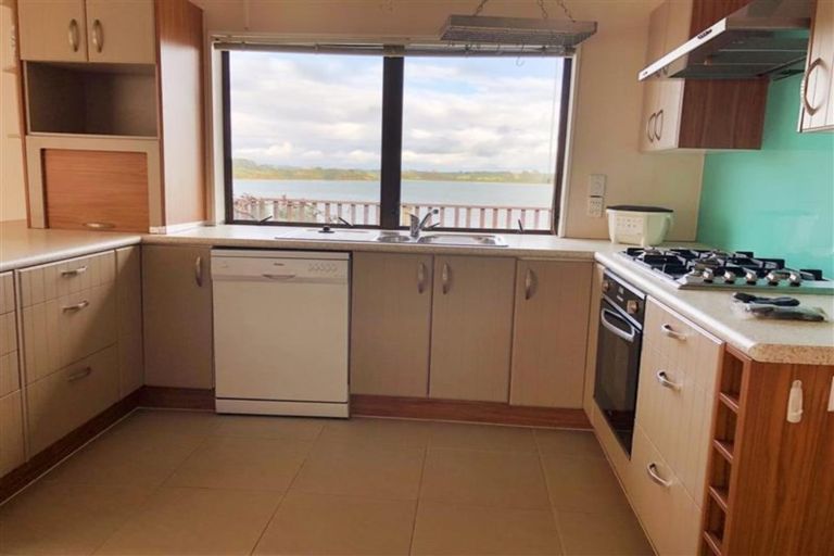 Photo of property in 10 Gigi Place, Conifer Grove, Takanini, 2112