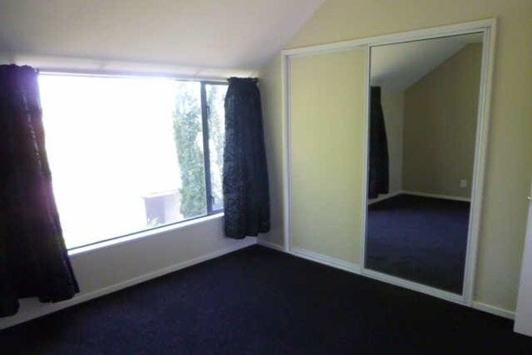 Photo of property in 70b Middlepark Road, Sockburn, Christchurch, 8042