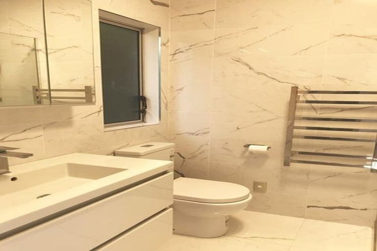 Photo of property in 23 Selwyn Terrace, Thorndon, Wellington, 6011