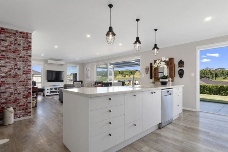 Photo of property in 5 Greystone Place, Omokoroa, 3114