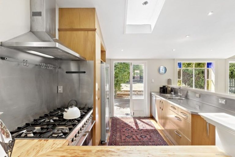 Photo of property in 11 Armour Avenue, Mount Victoria, Wellington, 6011