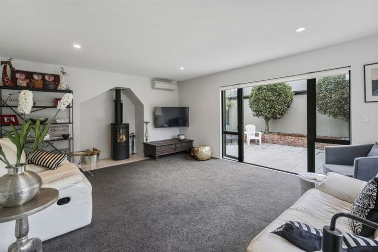 Photo of property in 53 Hawkesbury Avenue, St Albans, Christchurch, 8014