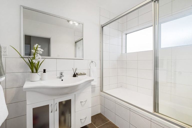 Photo of property in 114 Mountbatten Avenue, Hillcrest, Auckland, 0627
