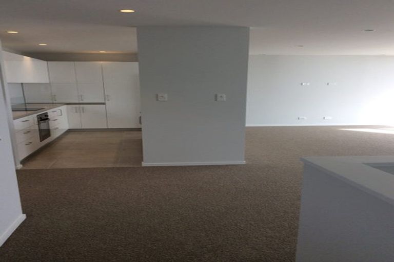 Photo of property in 224 Mount Pleasant Road, Mount Pleasant, Christchurch, 8081