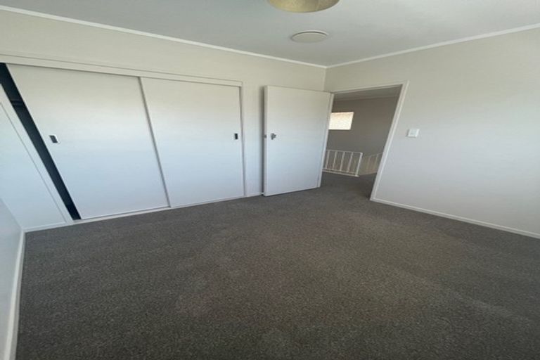 Photo of property in 2/100 Titirangi Road, New Lynn, Auckland, 0600