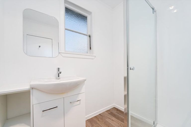 Photo of property in 2/22 Ranui Station Road, Ranui, Auckland, 0612