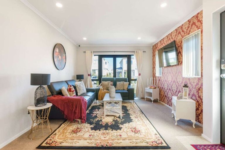 Photo of property in 4 Tribute Loop, Takanini, 2112