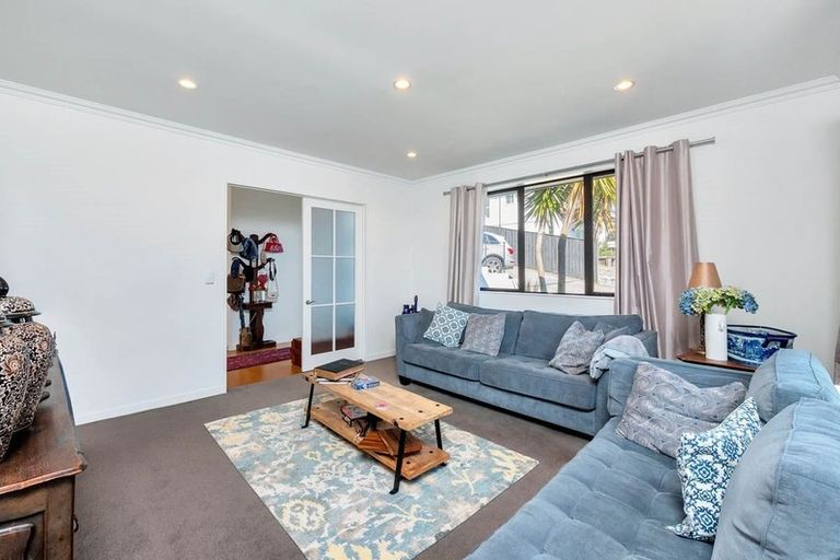 Photo of property in 2 Viridian Lane, Greenhithe, Auckland, 0632