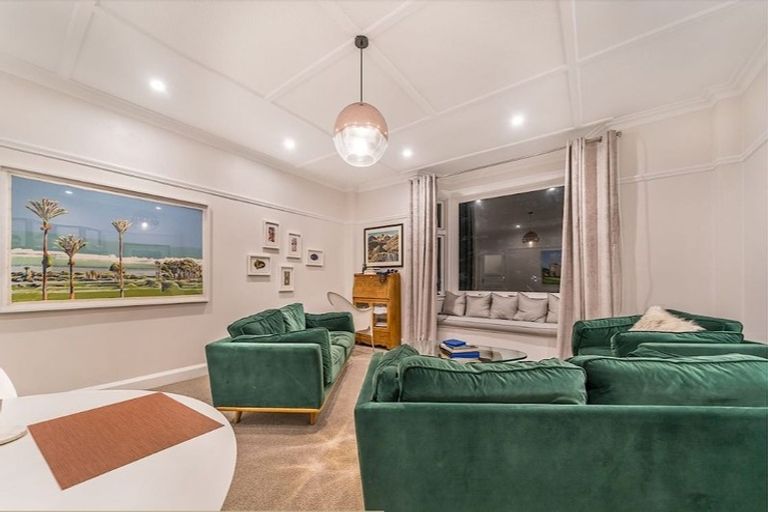 Photo of property in 3/246 Oriental Parade, Oriental Bay, Wellington, 6011