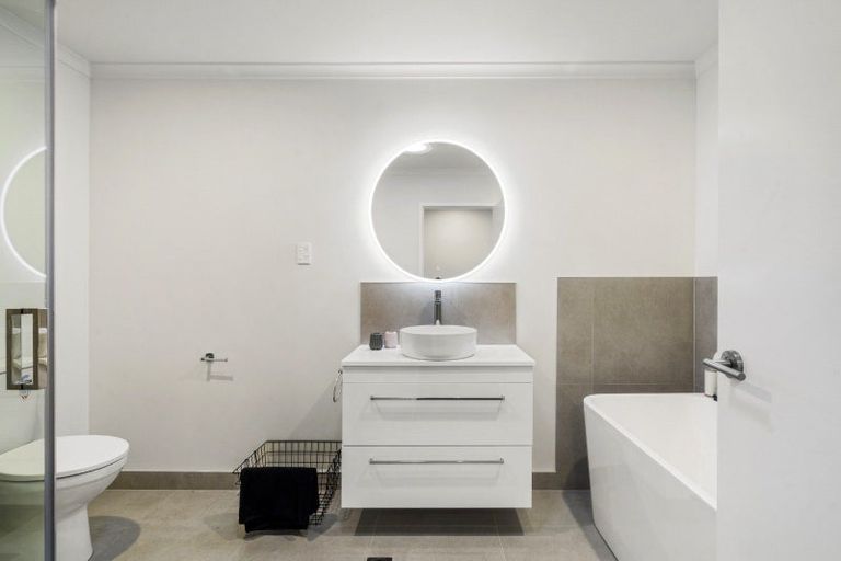 Photo of property in 33 Bristol Freighter Road, Hobsonville, Auckland, 0616