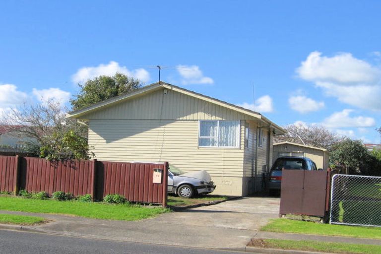 Photo of property in 56 Othello Drive, Clover Park, Auckland, 2023