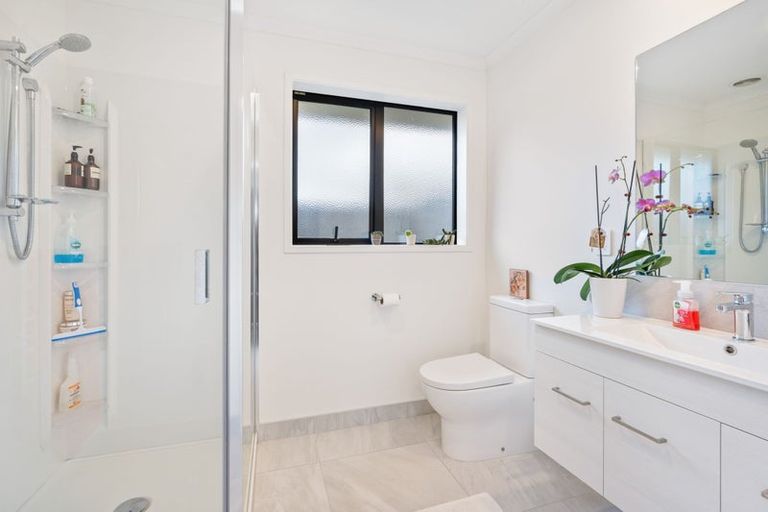 Photo of property in 36 Kitemaunga Avenue, One Tree Point, 0118